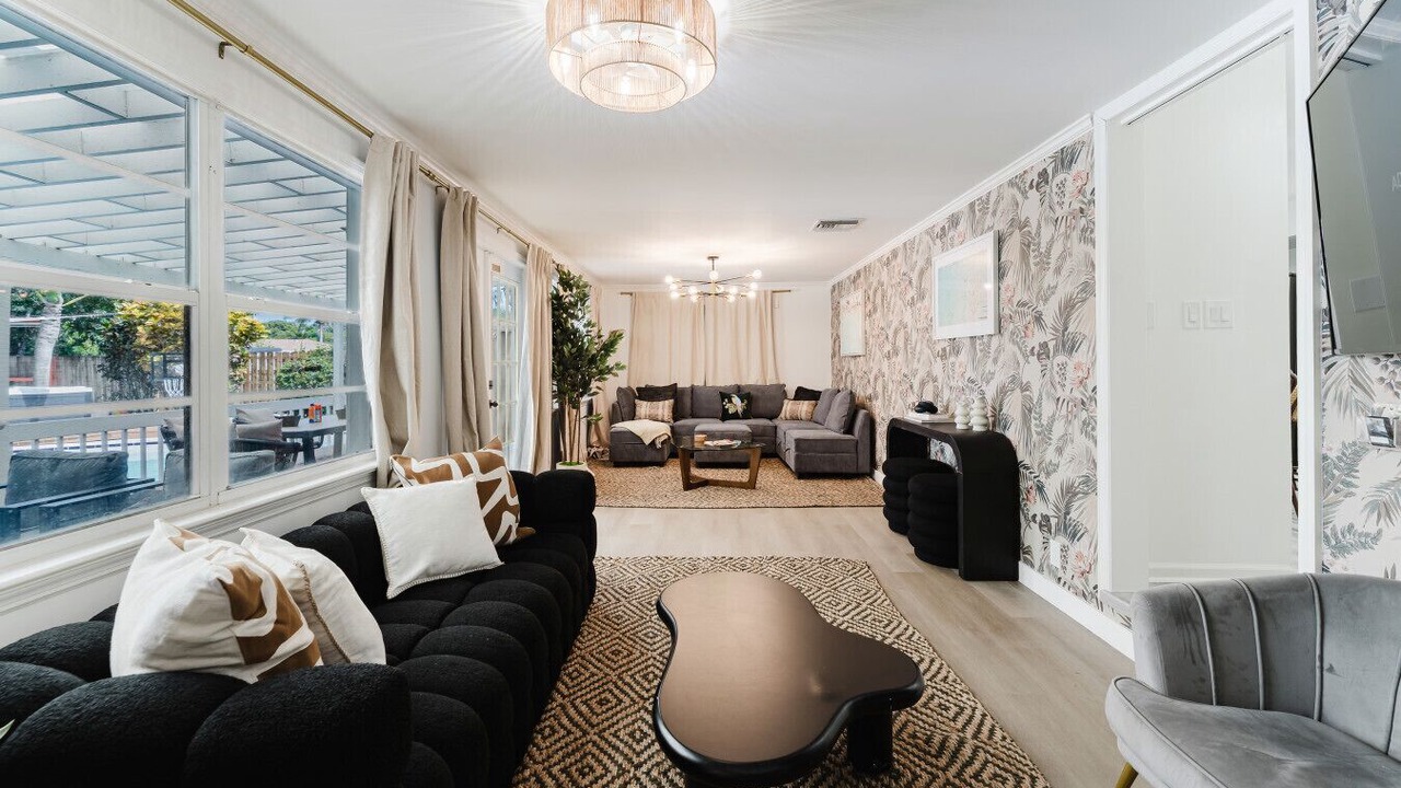 Photo of Livingroom in Lake Clarke Shores