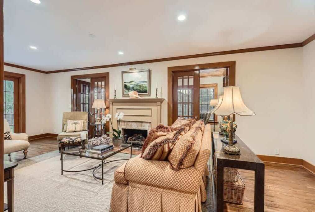 Photo of Livingroom in Old Northwood Historic District