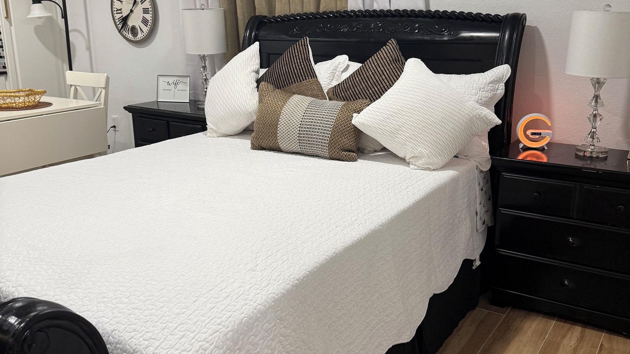 Photo of Bedroom in Lake Magdalene