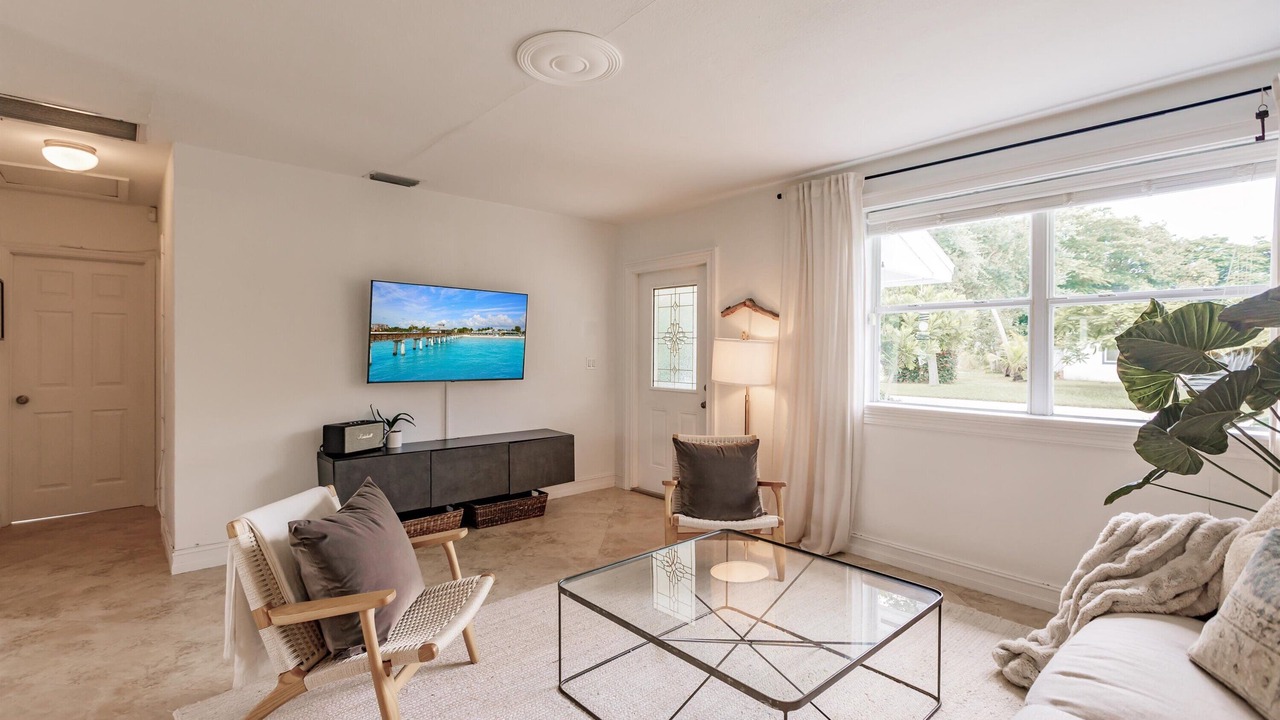 Photo of Livingroom in Lake Park