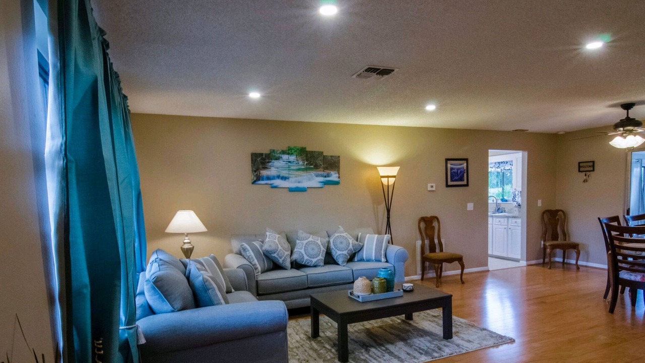 Photo of Livingroom in Deltona Lakes