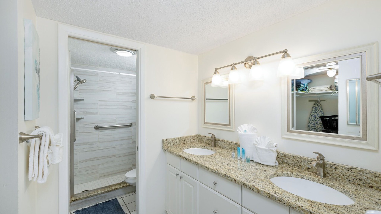 Photo of Bathroom in Beachview Country Club Estates