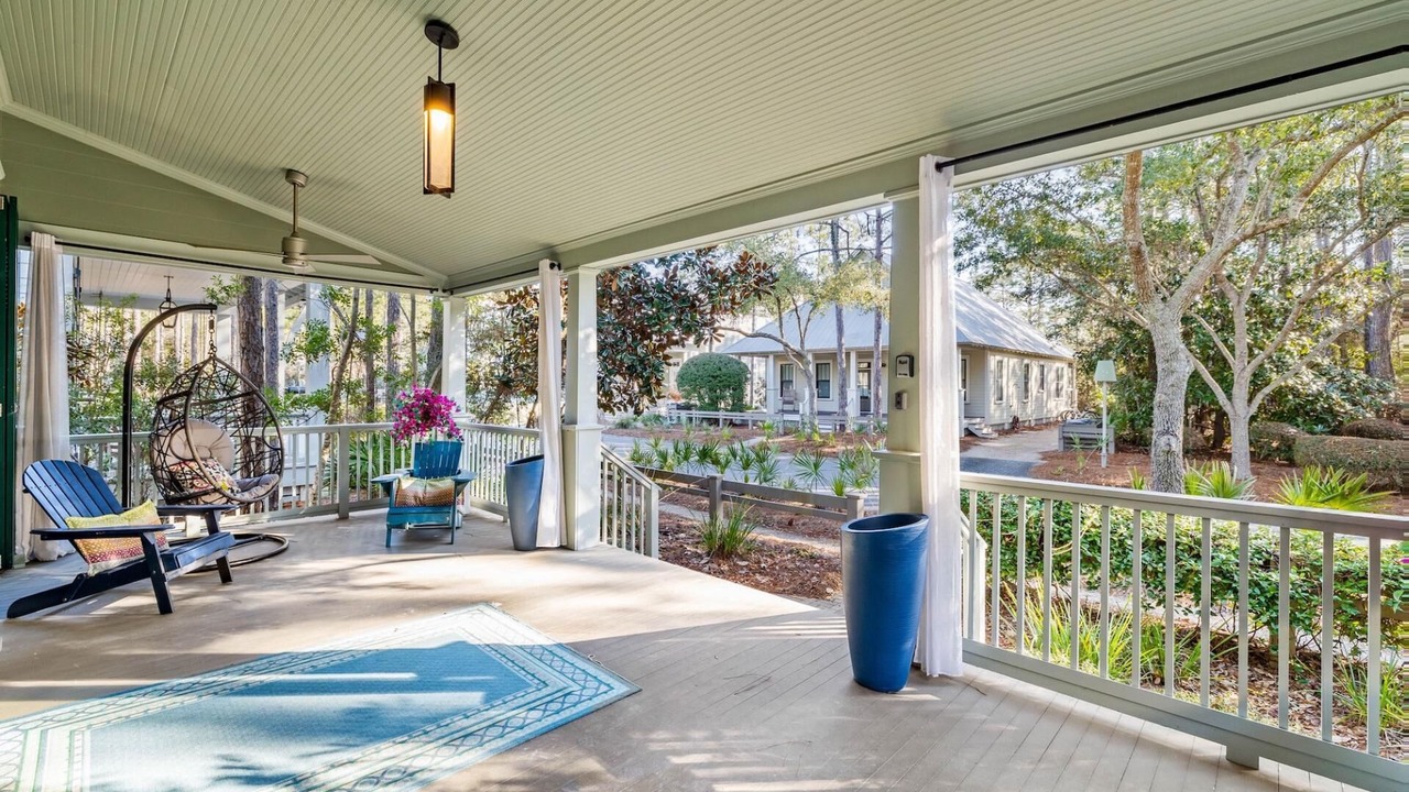 Photo of Patio Balcony in Forest District