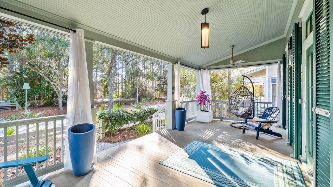 Photo of Patio Balcony in Forest District
