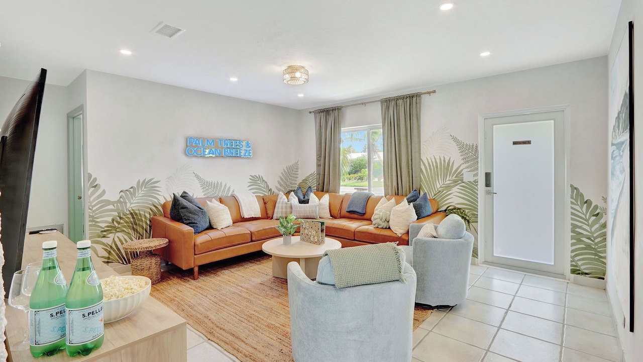 Photo of Livingroom in Garden Isles