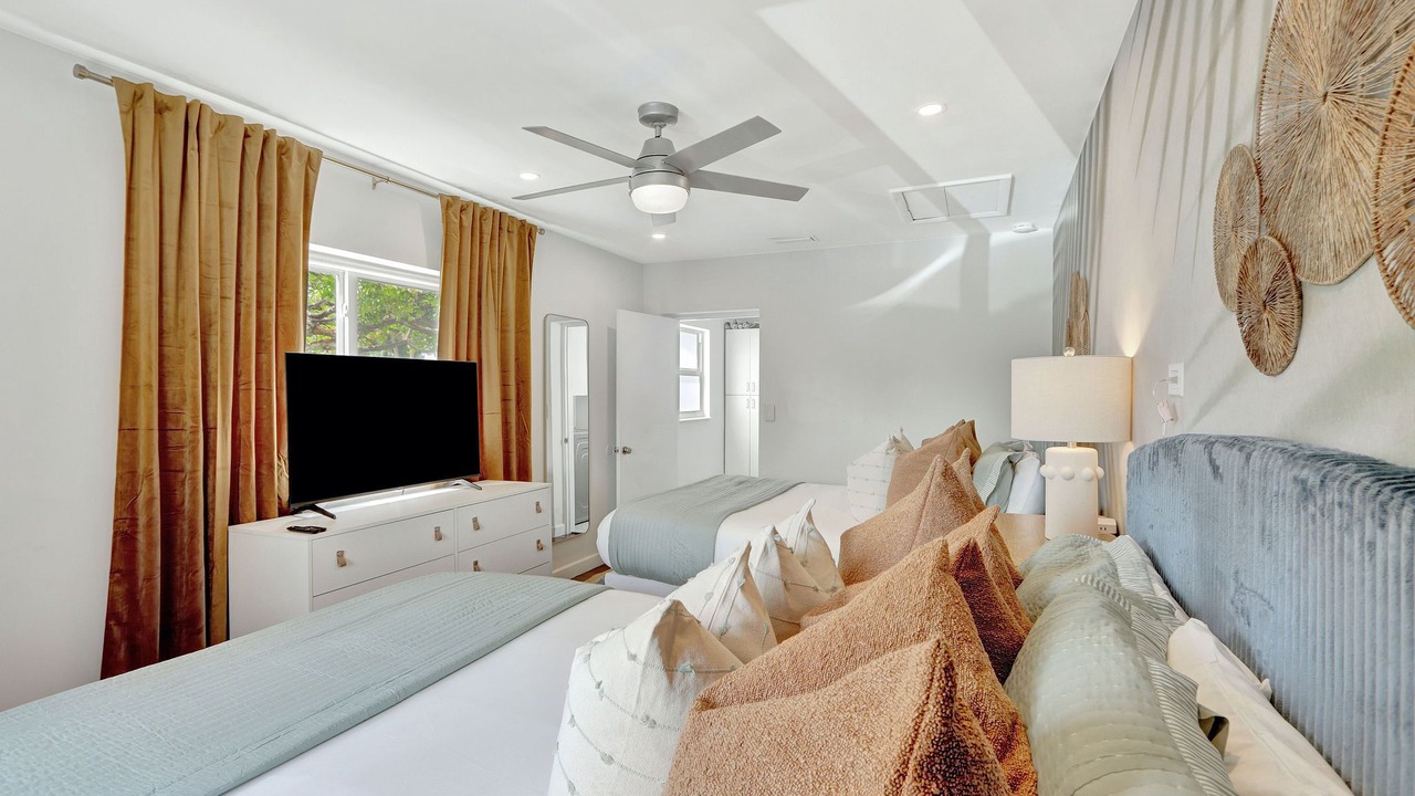 Photo of Bedroom in Garden Isles