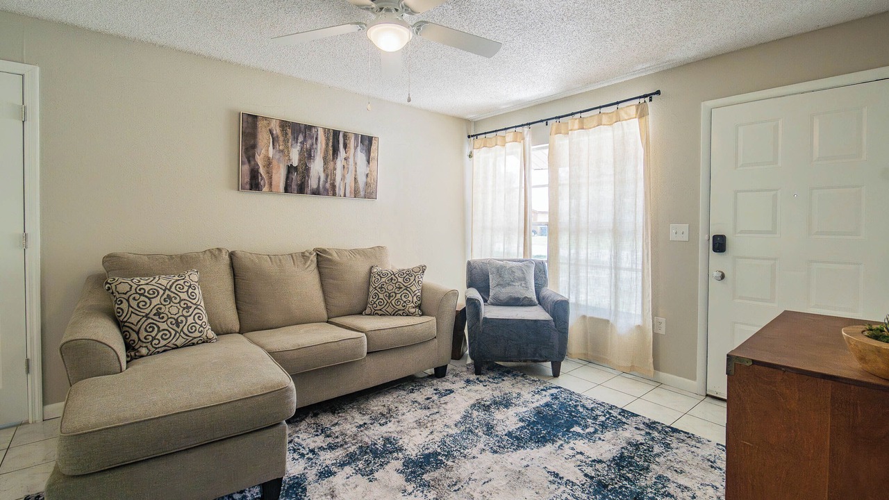 Photo of Livingroom in Winter Haven