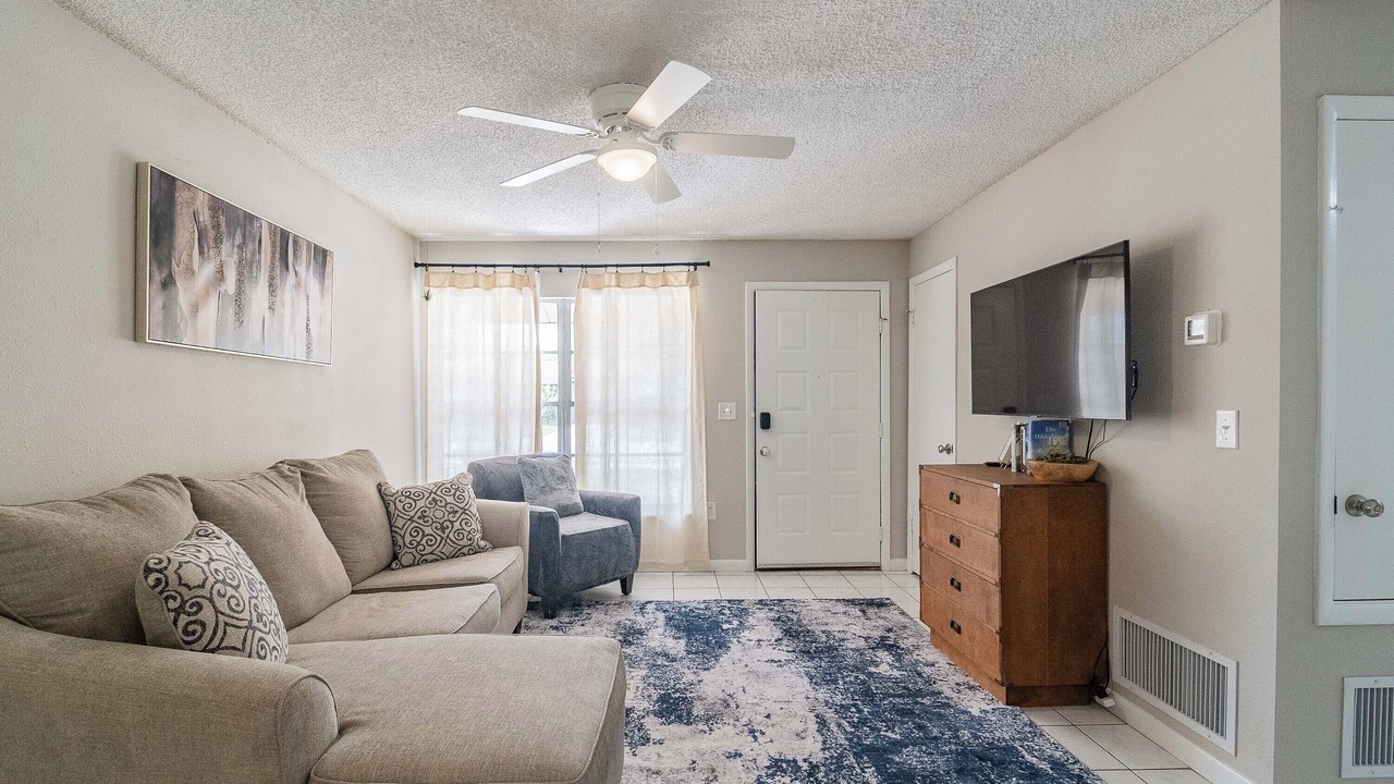 Photo of Livingroom in Winter Haven