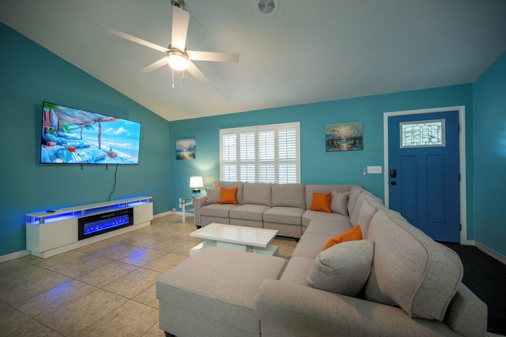 Photo of Livingroom in Ferry Pass