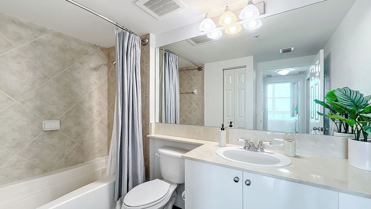 Photo of Bathroom in Ocean Ridge