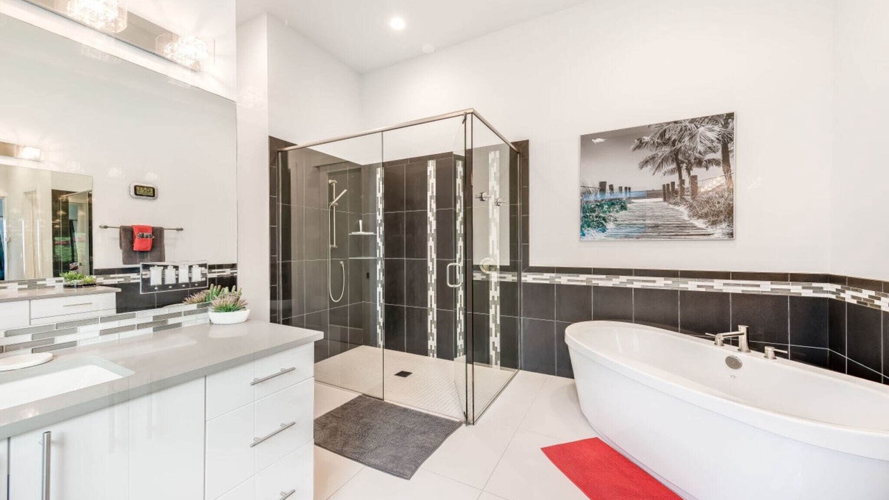 Photo of Bathroom in Pelican
