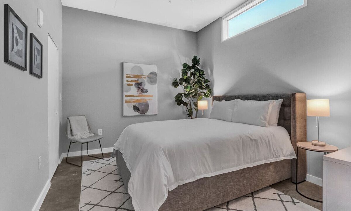 Photo of Bedroom in South Eola
