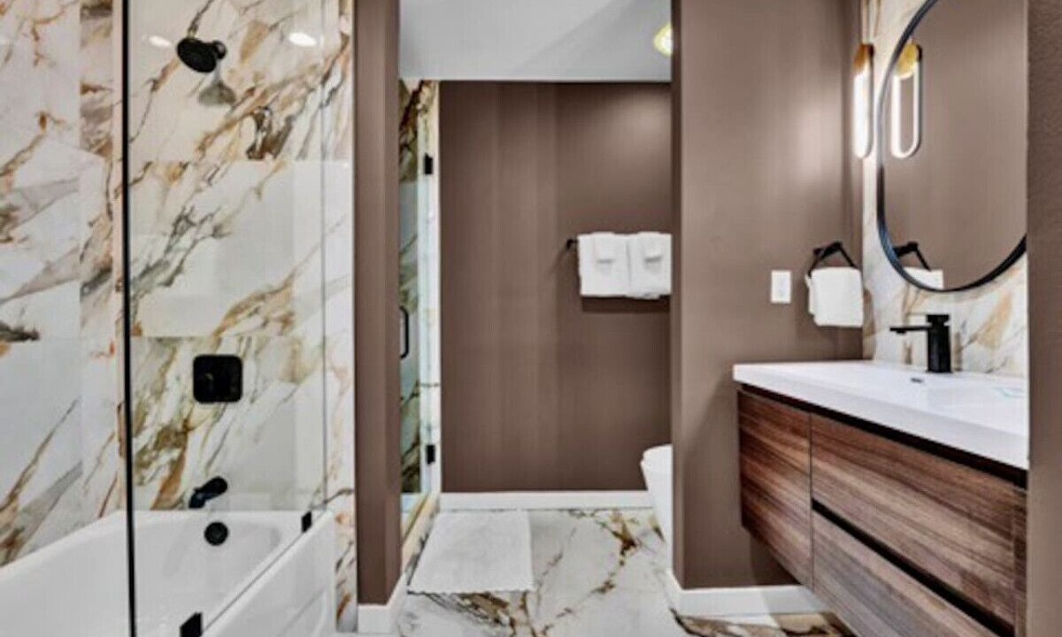 Photo of Bathroom in South Eola