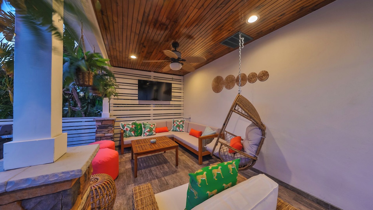Photo of Livingroom in North Hyde Park