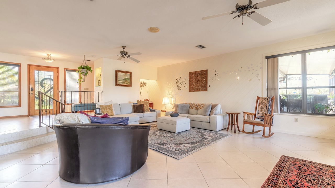 Photo of Livingroom in Samsula-Spruce Creek