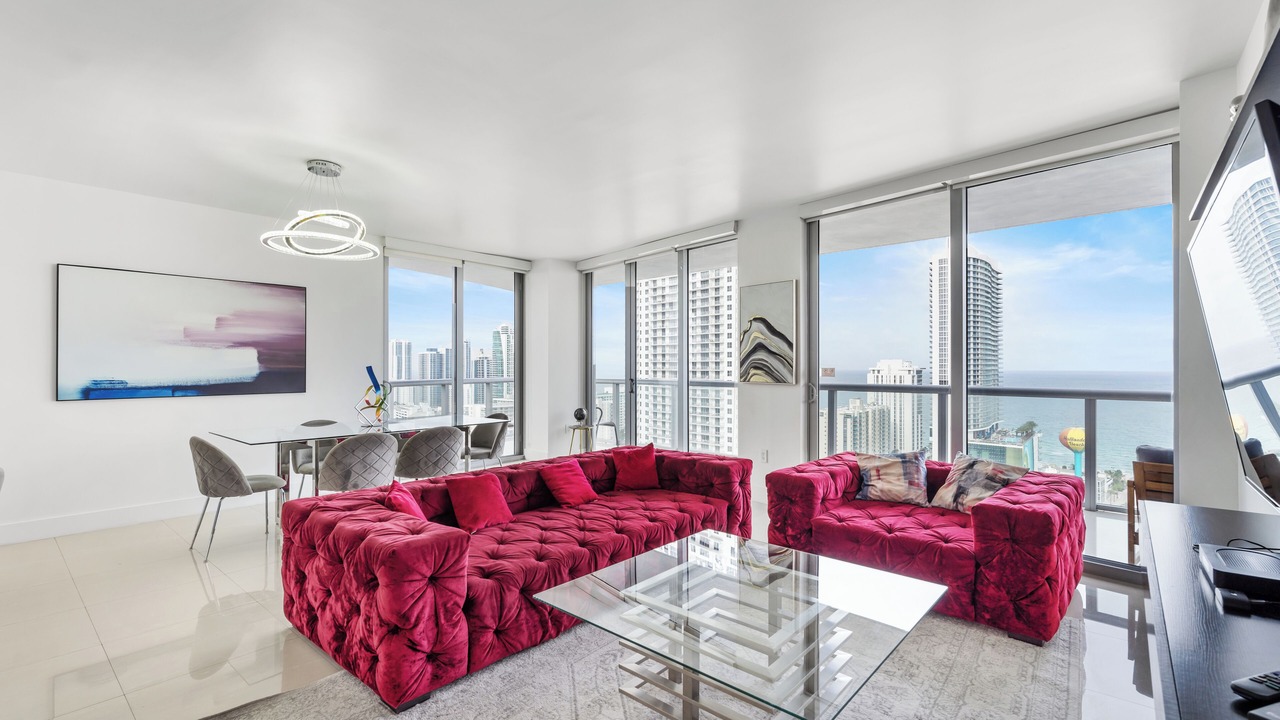 Photo of Livingroom in Hallandale Beach