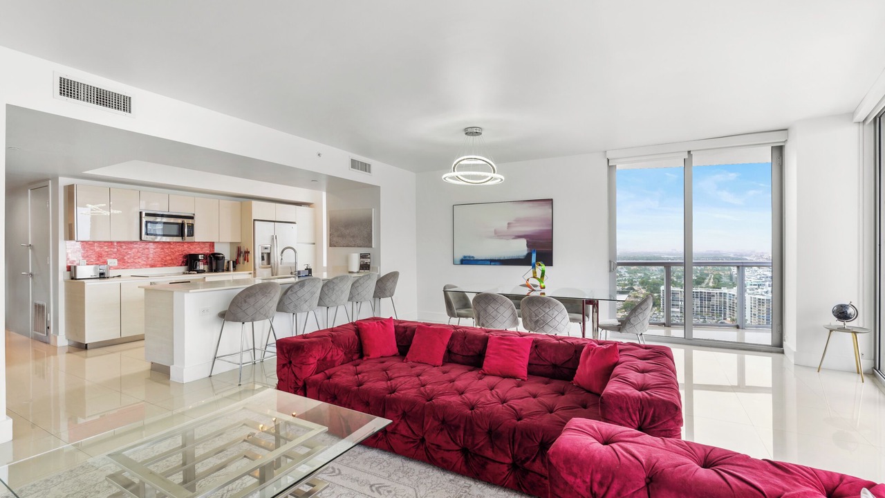 Photo of Livingroom in Hallandale Beach