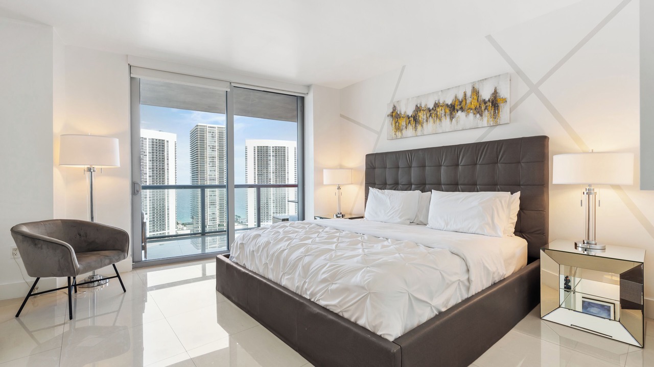 Photo of Bedroom in Hallandale Beach