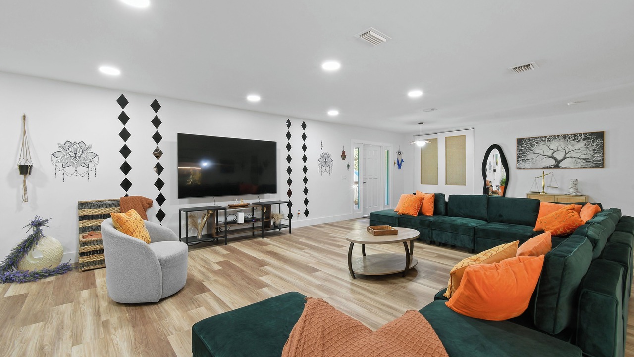 Photo of Livingroom in Hunt Club