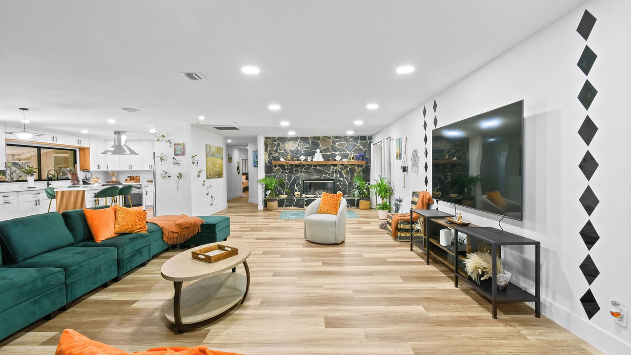Photo of Livingroom in Hunt Club