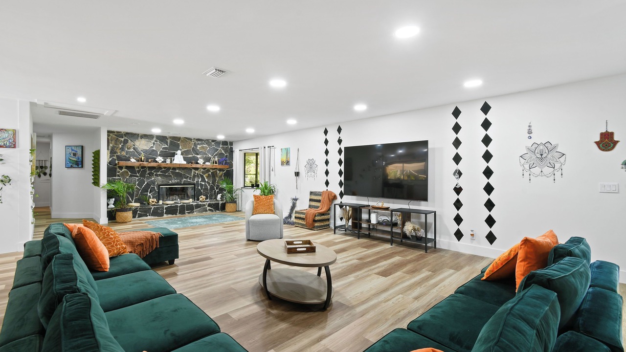 Photo of Livingroom in Hunt Club