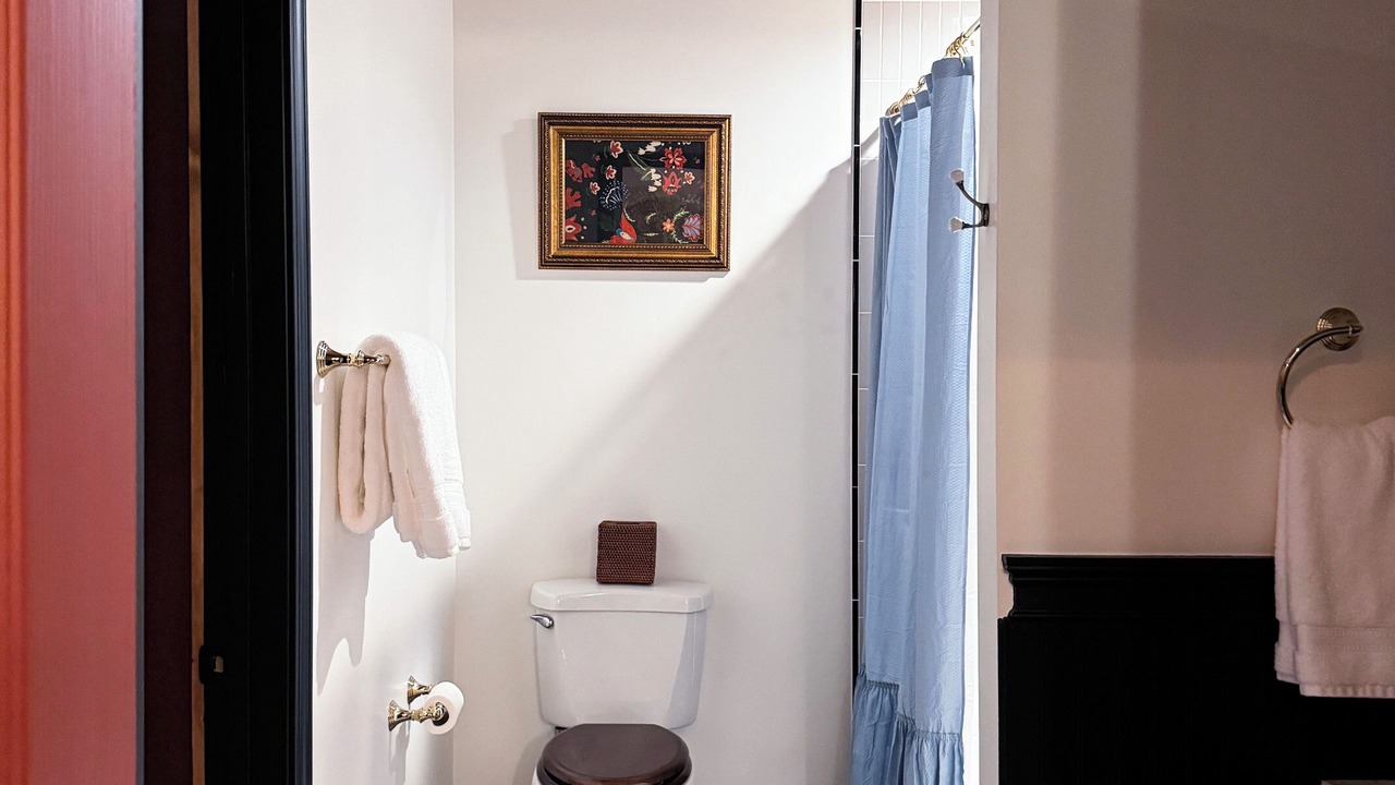 Photo of Bathroom in Cosby