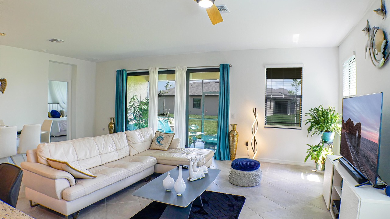Photo of Livingroom in River Hall