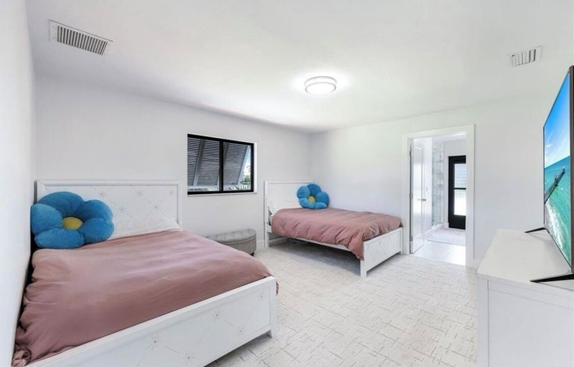 Photo of Bedroom in Iona