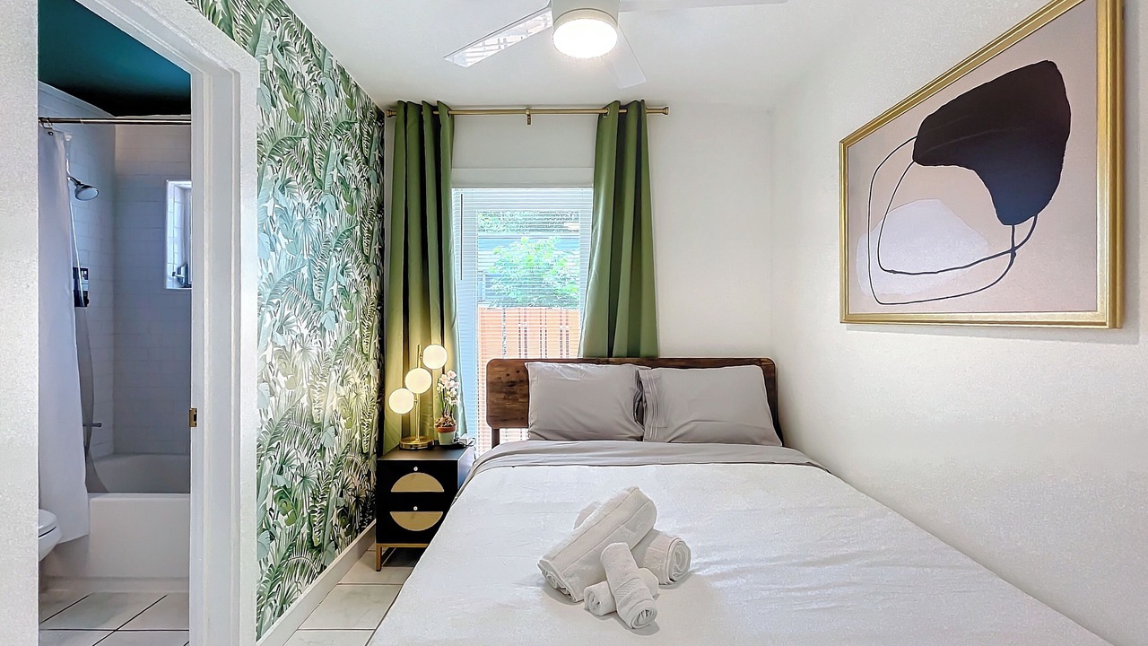 Photo of Bedroom in Oakland Park