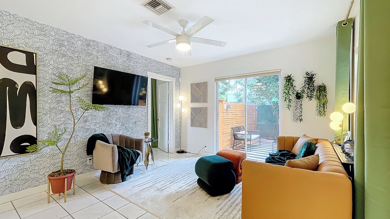 Photo of Livingroom in Oakland Park