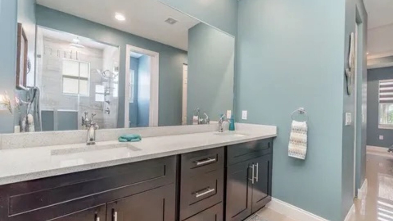 Photo of Bathroom in Trafalgar