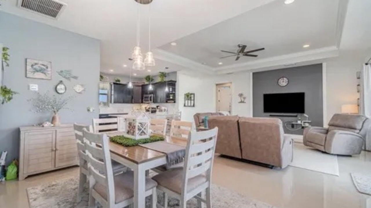 Photo of Livingroom in Trafalgar