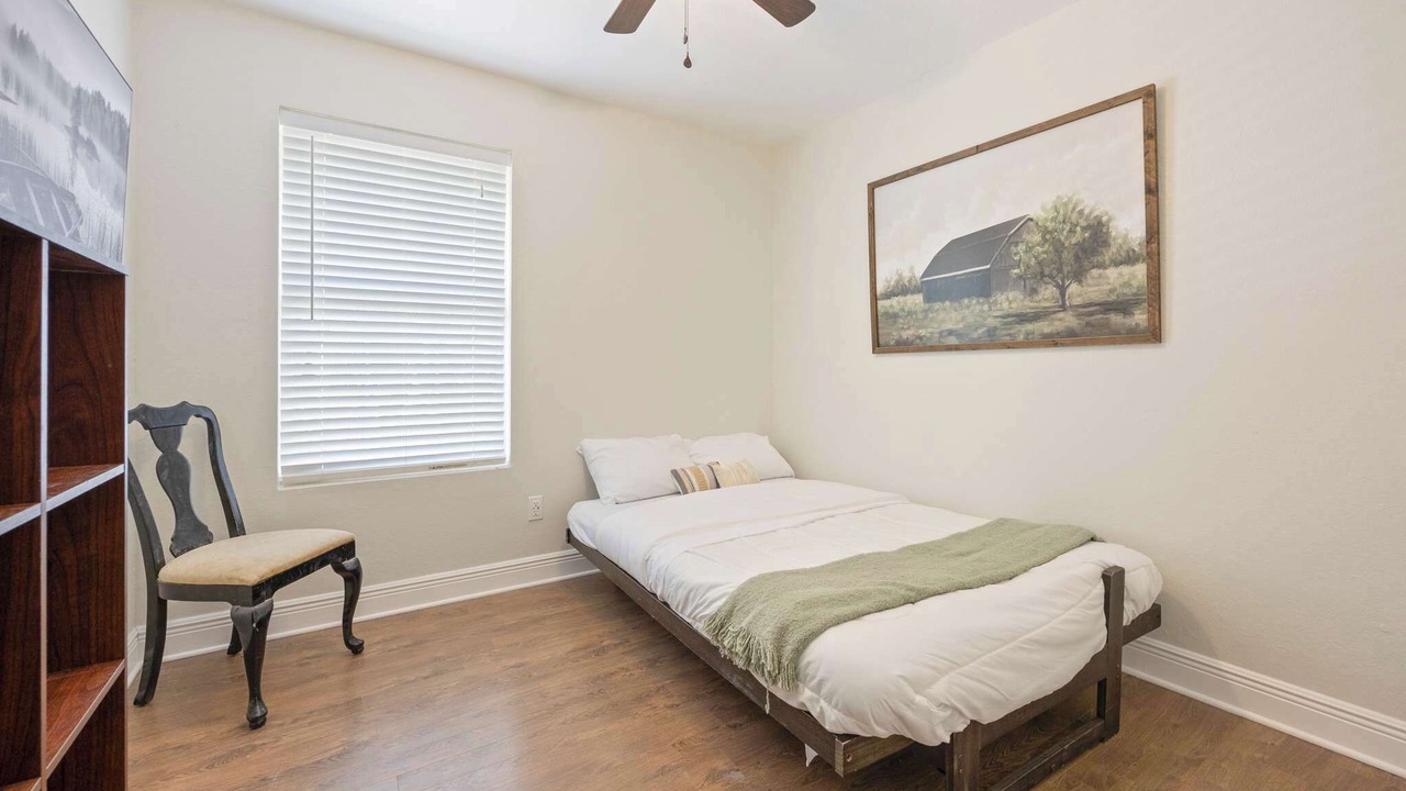 Photo of Bedroom in Tropic