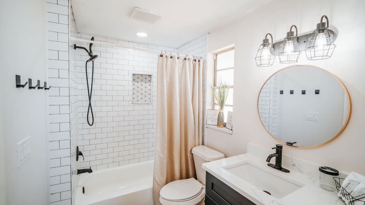 Photo of Bathroom in Northlakes