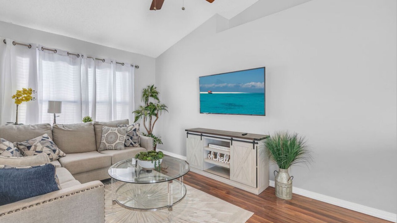 Photo of Livingroom in Sandalwood