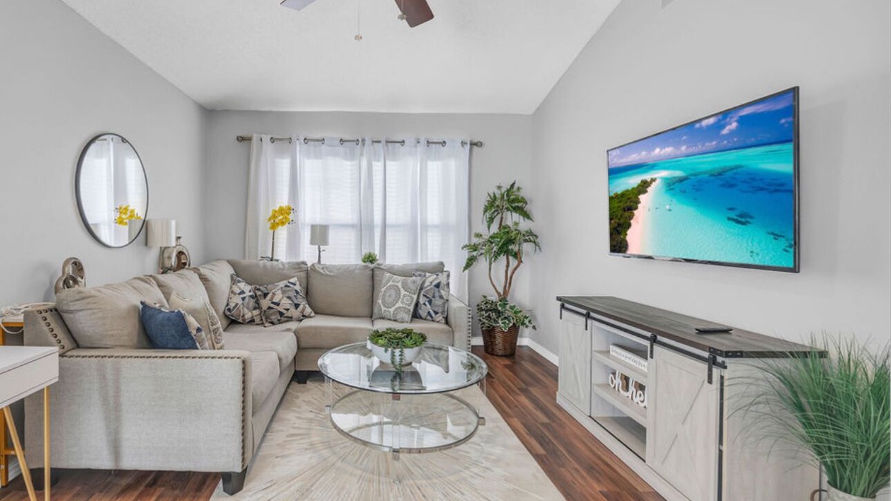 Photo of Livingroom in Sandalwood