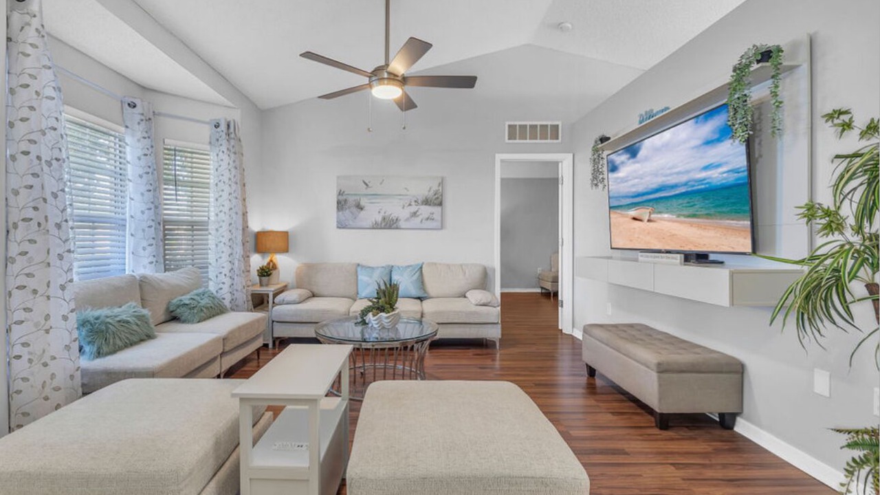 Photo of Livingroom in Sandalwood