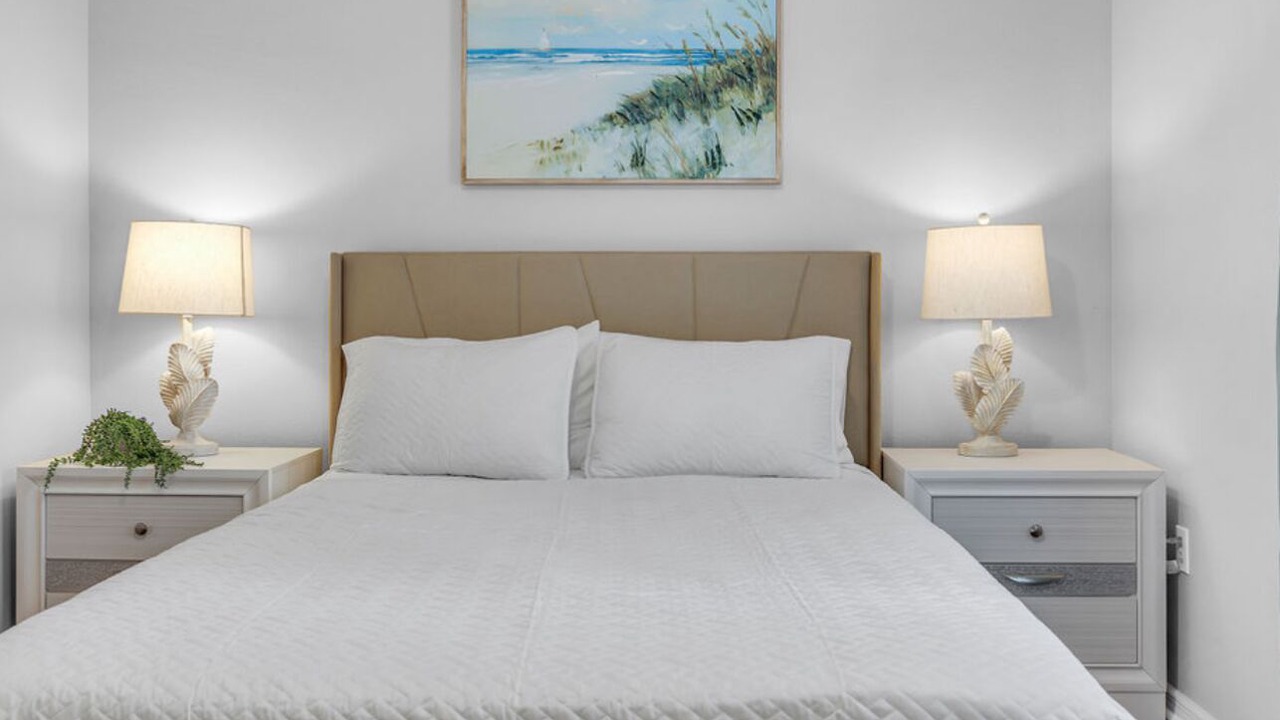 Photo of Bedroom in Sandalwood