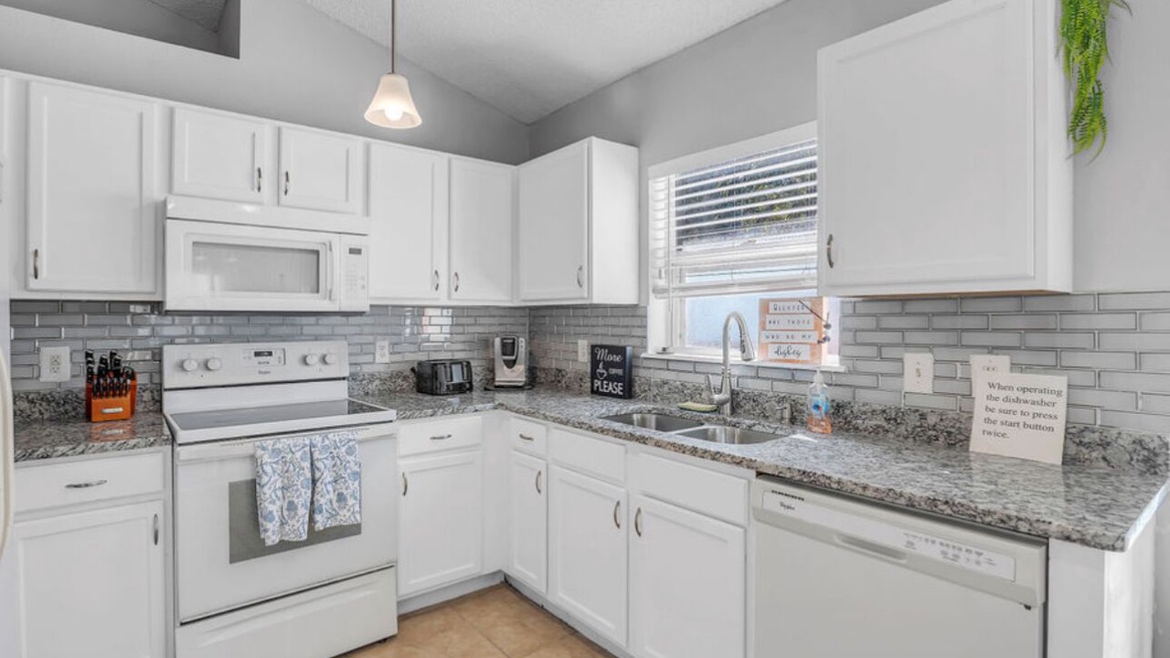 Photo of Kitchen in Sandalwood