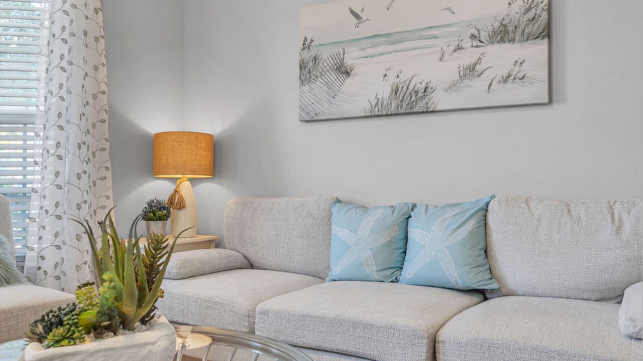 Photo of Livingroom in Sandalwood