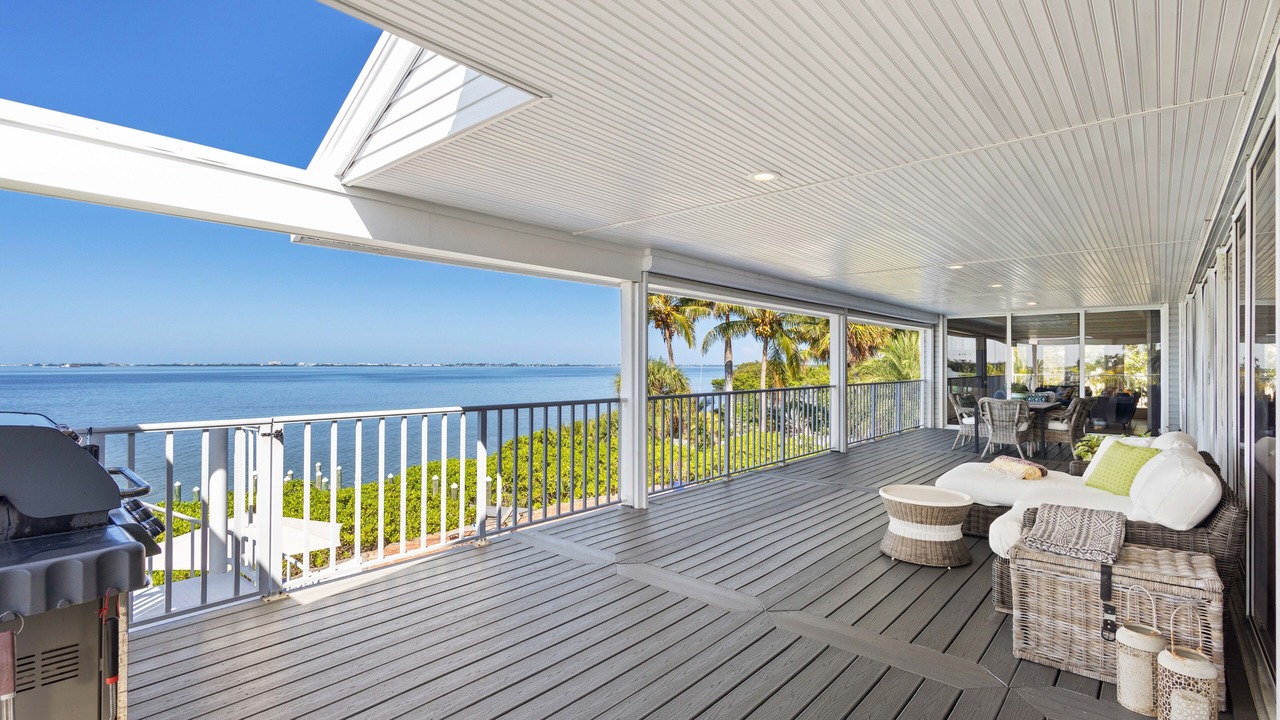 Photo of Patio Balcony in Bayshore Gardens