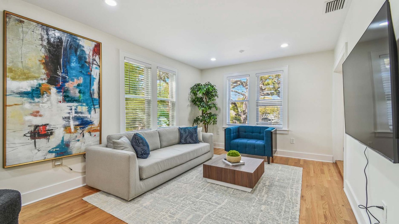 Photo of Livingroom in Crescent Lake