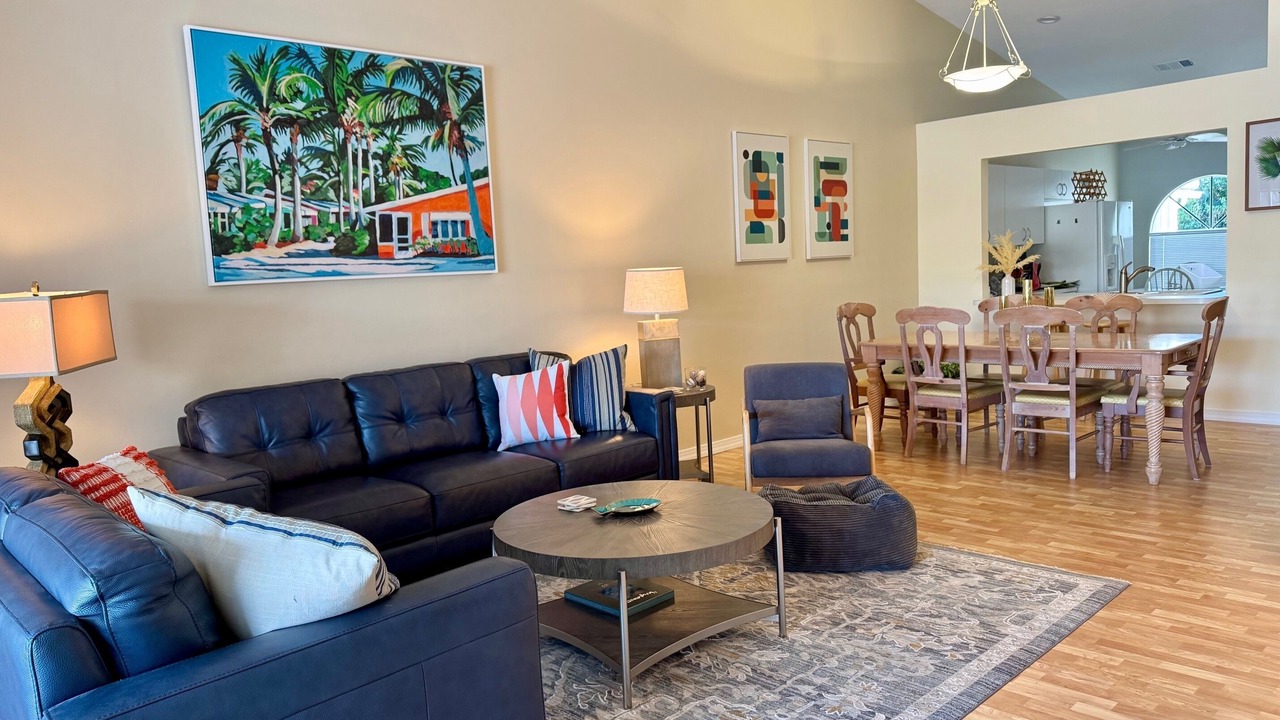 Photo of Livingroom in Vanderbilt Beach