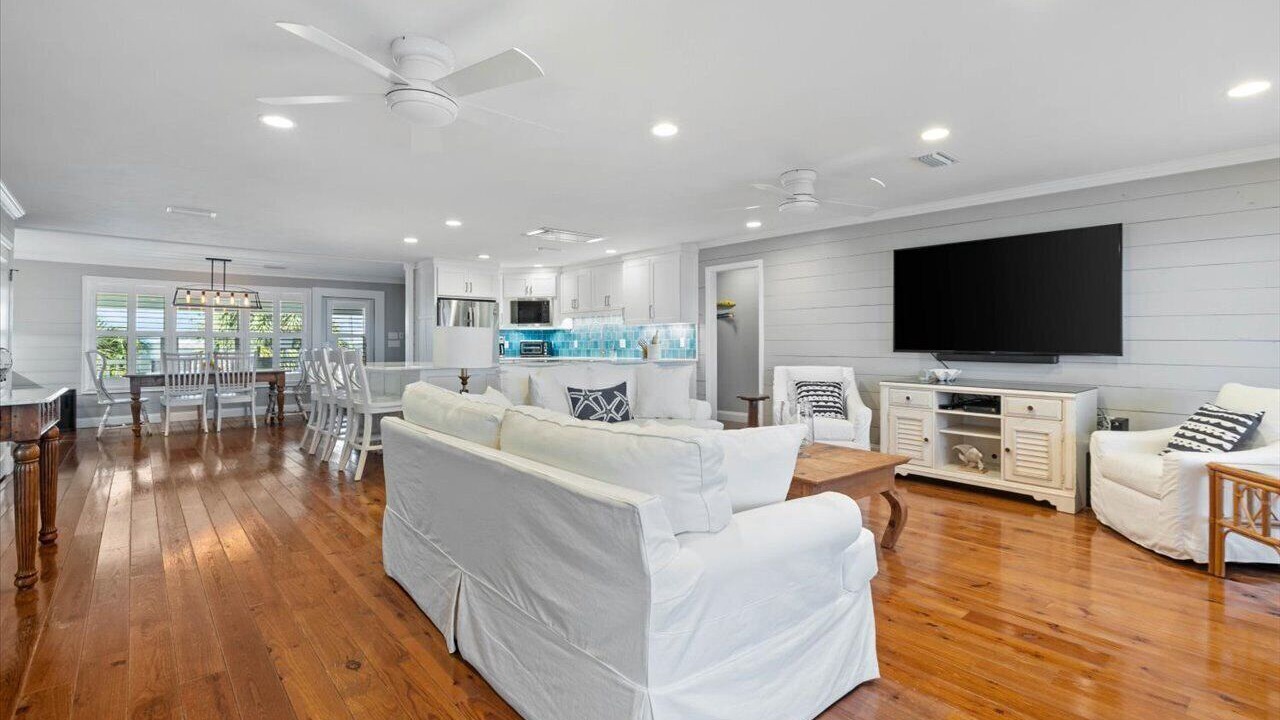 Photo of Livingroom in Alligator Point