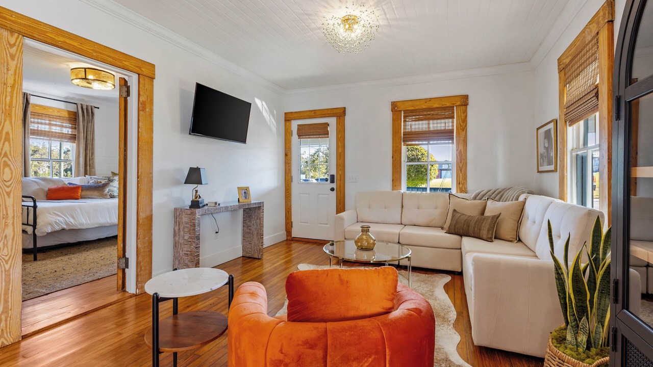 Photo of Livingroom in Monticello