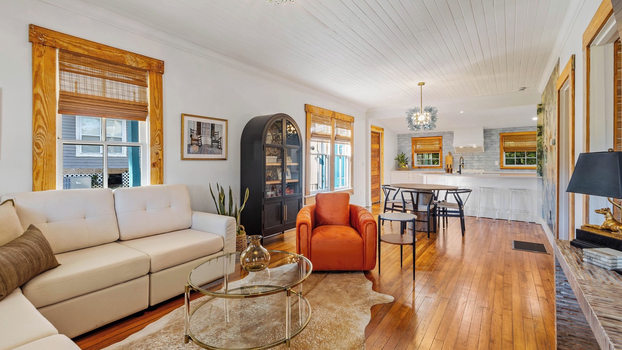 Photo of Livingroom in Monticello