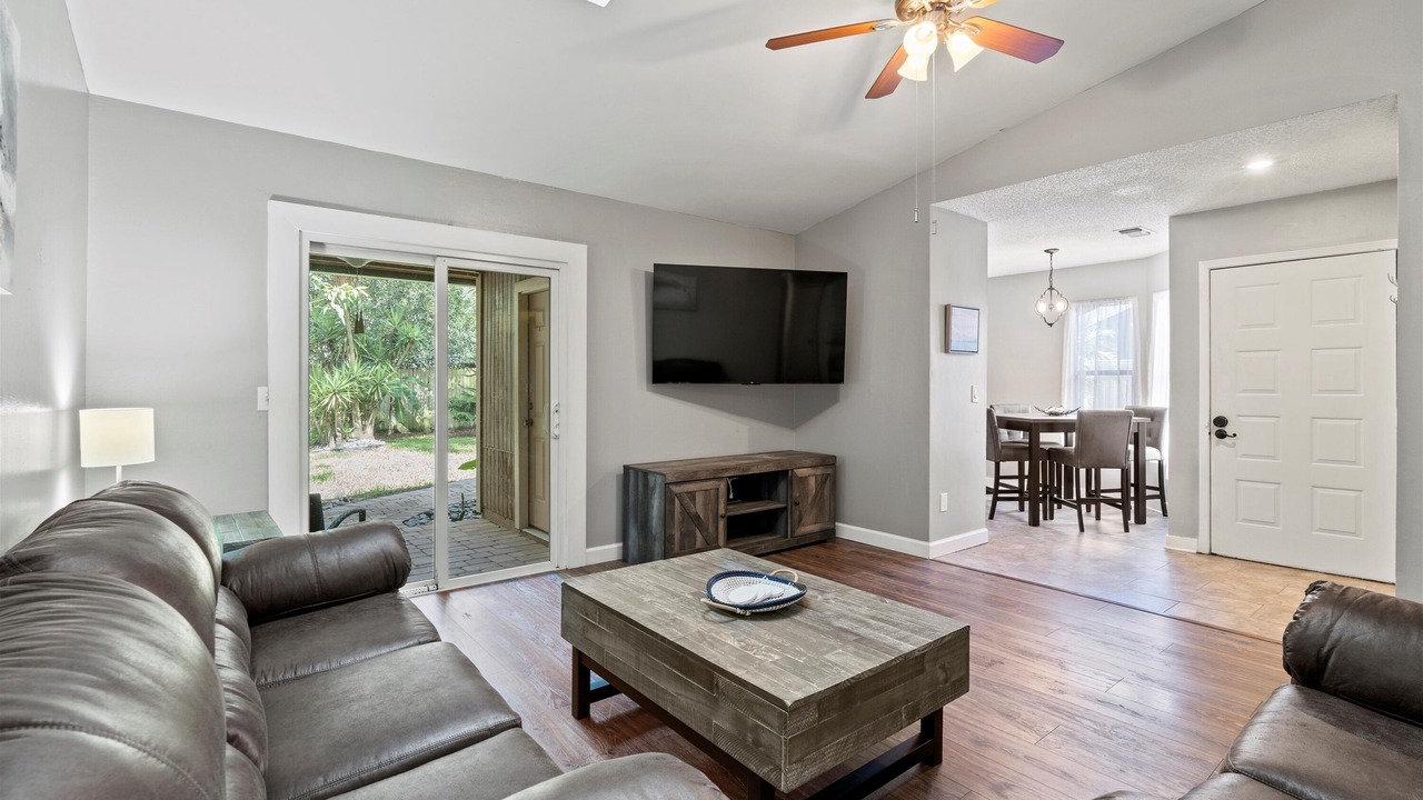 Photo of Livingroom in North Beach