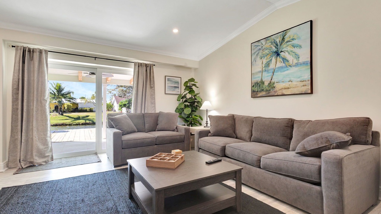 Photo of Livingroom in Hunt Club