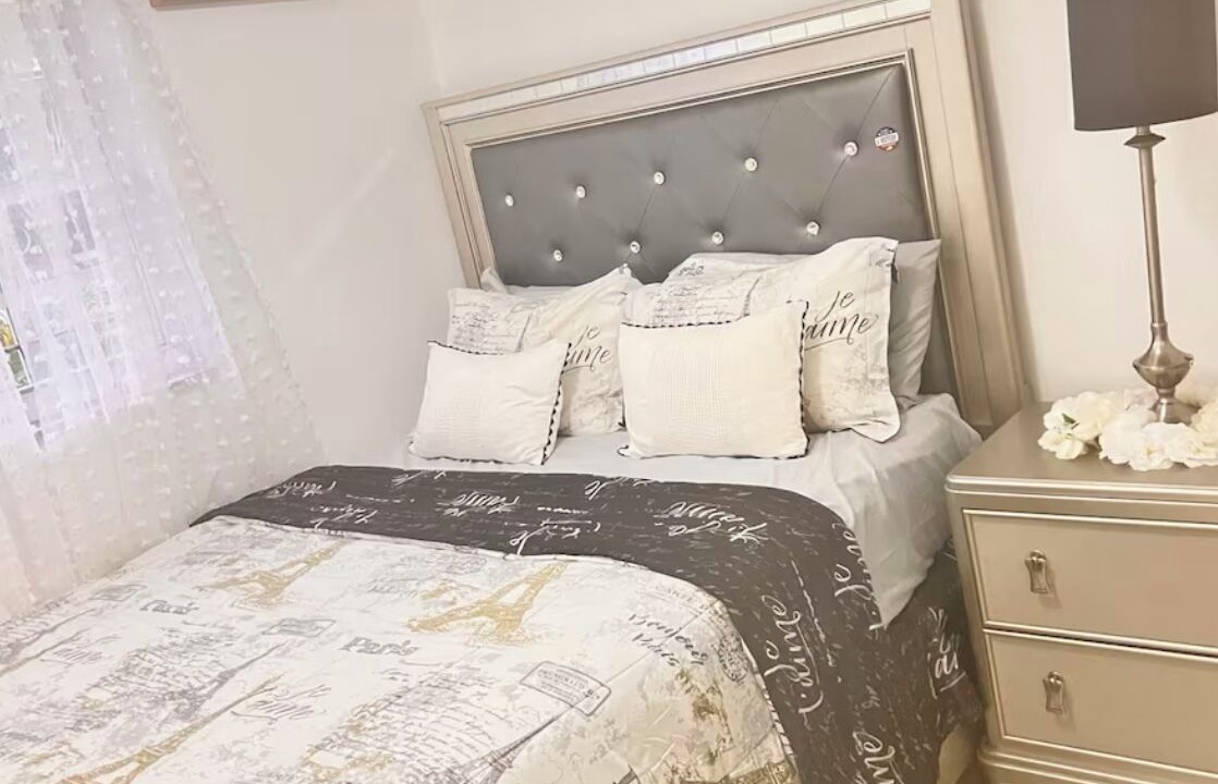 Photo of Bedroom in Miami Gardens