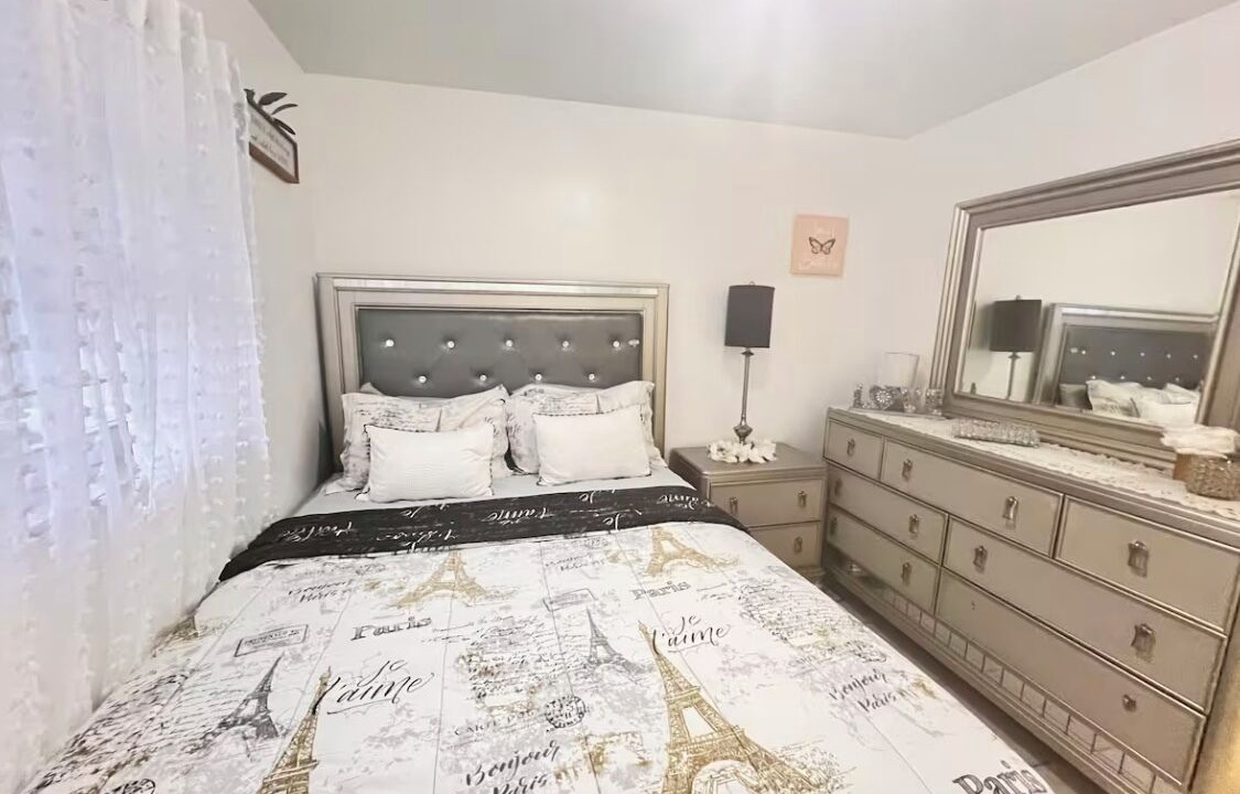 Photo of Bedroom in Miami Gardens